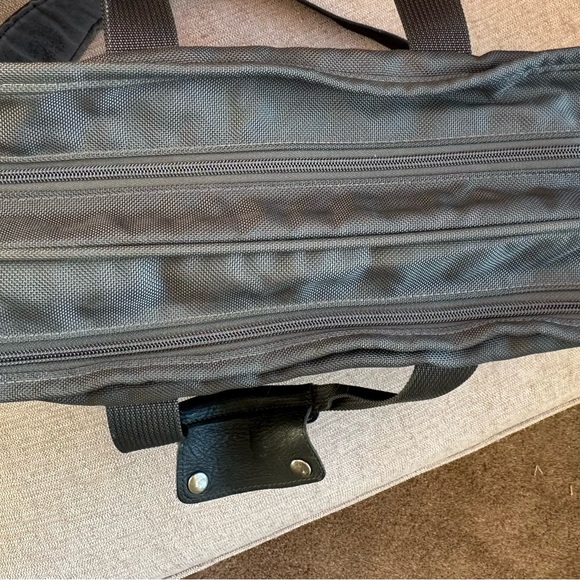 Tumi Briefcase/ Bag - Picture 5 of 14